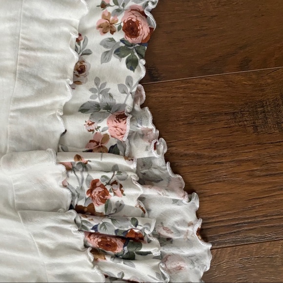 vision White and Floral Tunic - Picture 3 of 4